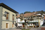 Plaza del Emigrante. Santaolaya.